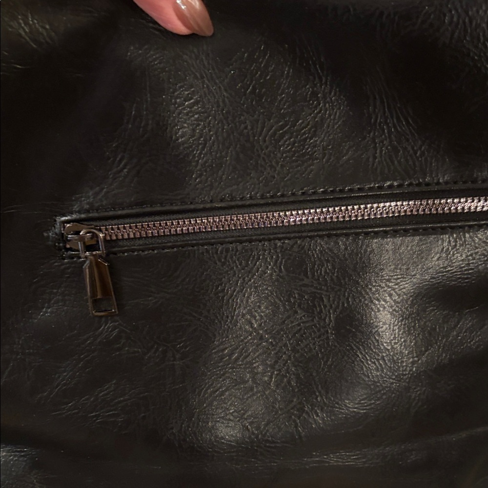 Black Leather Shoulder Bag - Picture 3 of 8